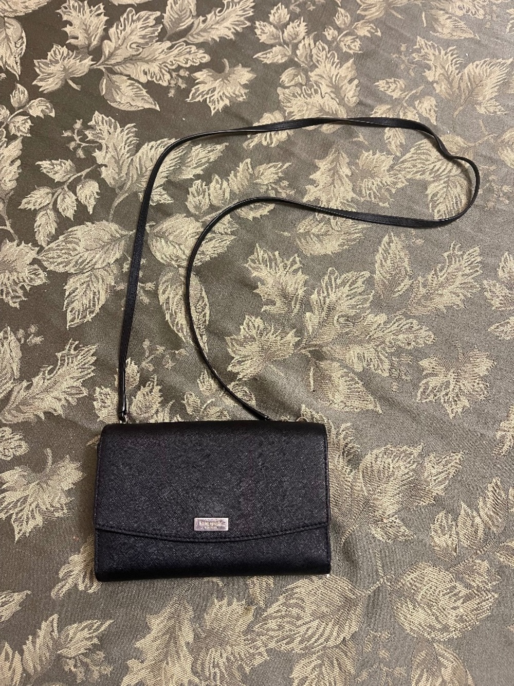 Kate Spade Laurel Way Winni Crossbody Clutch Wallet